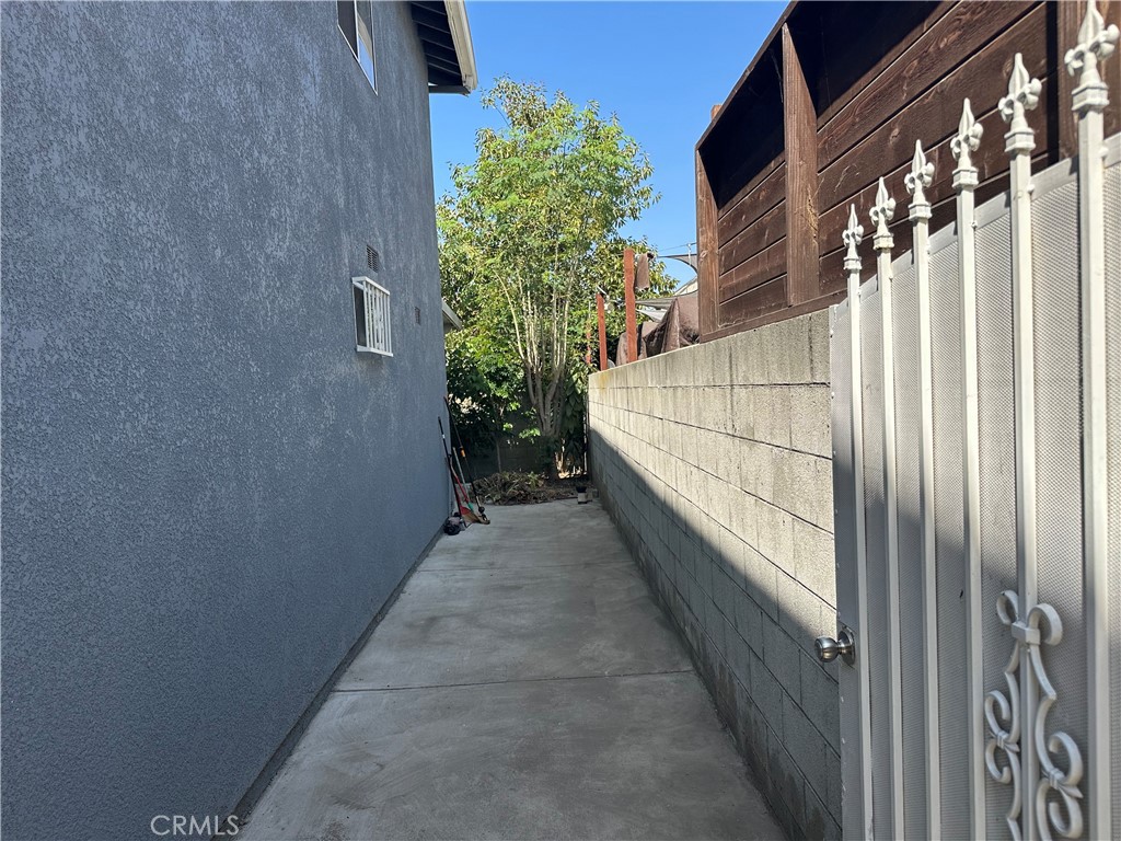 main property photo 13