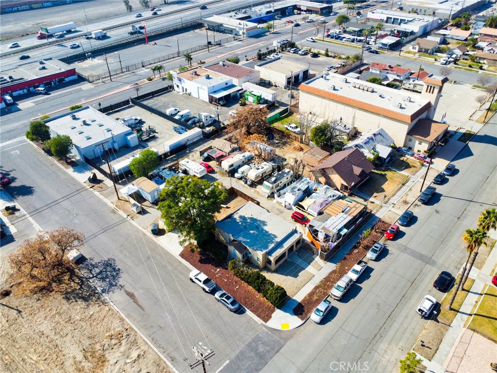 main property photo 14