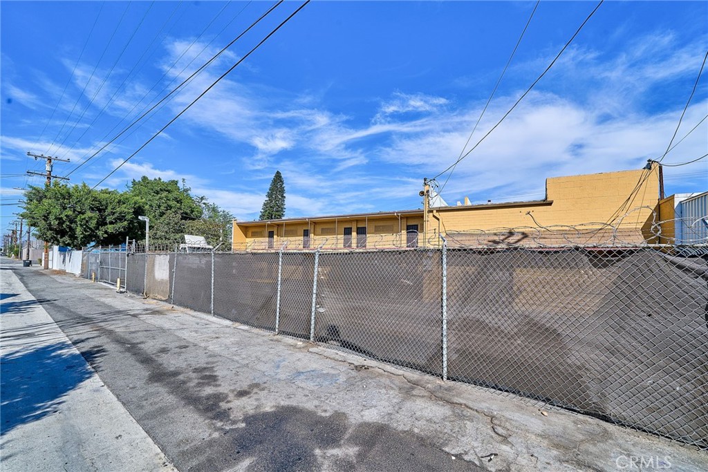 main property photo 8
