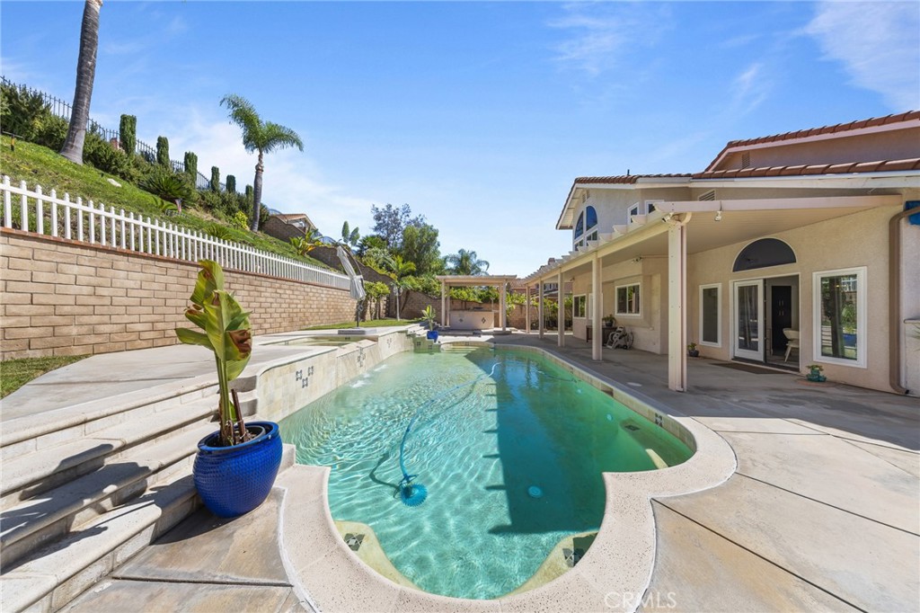 main property photo 59