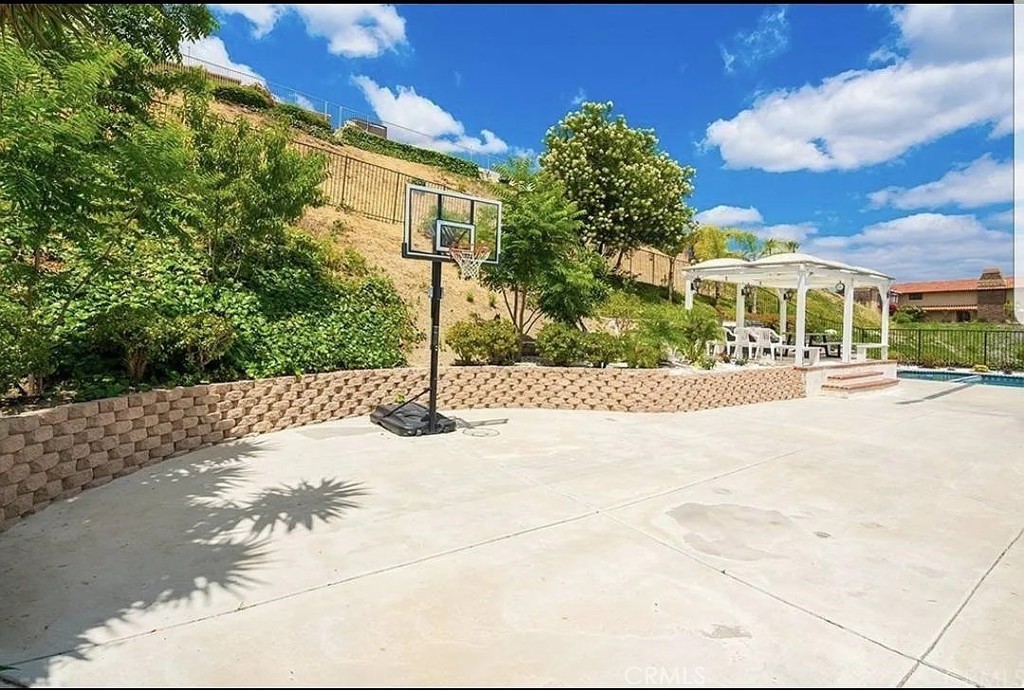 main property photo 31