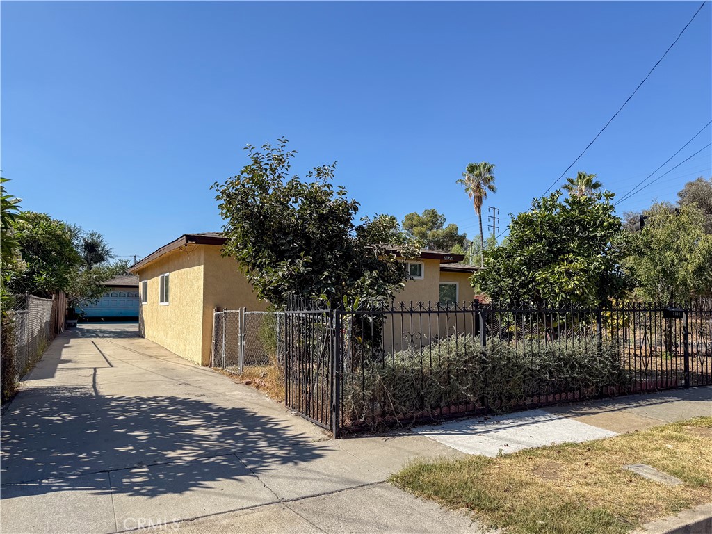 main property photo 28