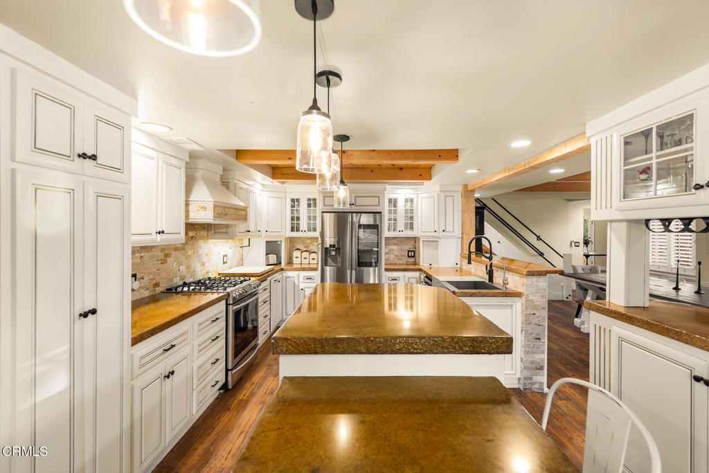 main property photo 8