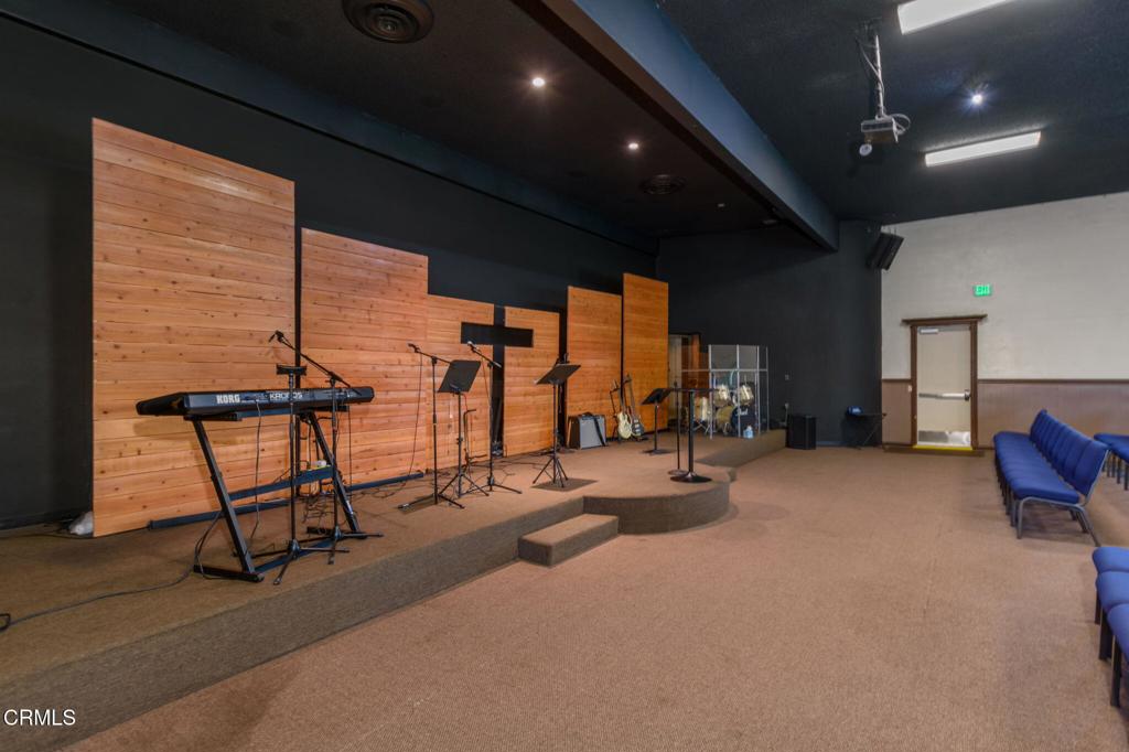 main property photo 18