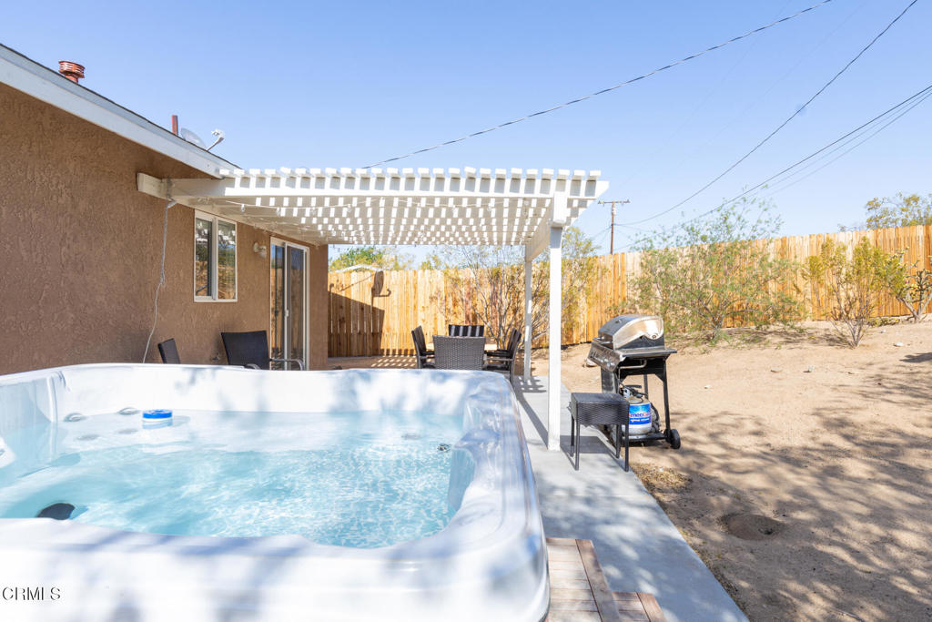 main property photo 12