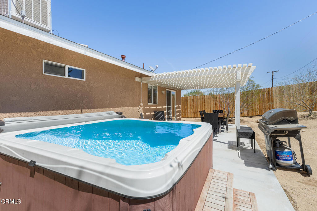 main property photo 18