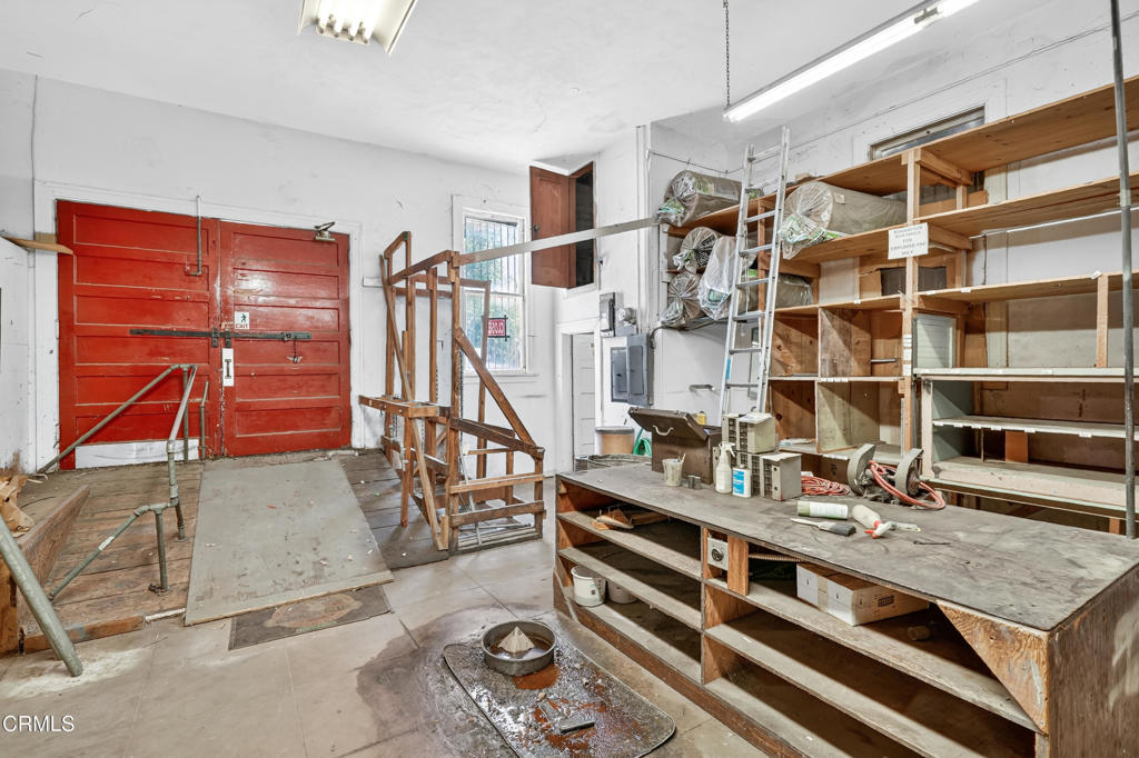 main property photo 10