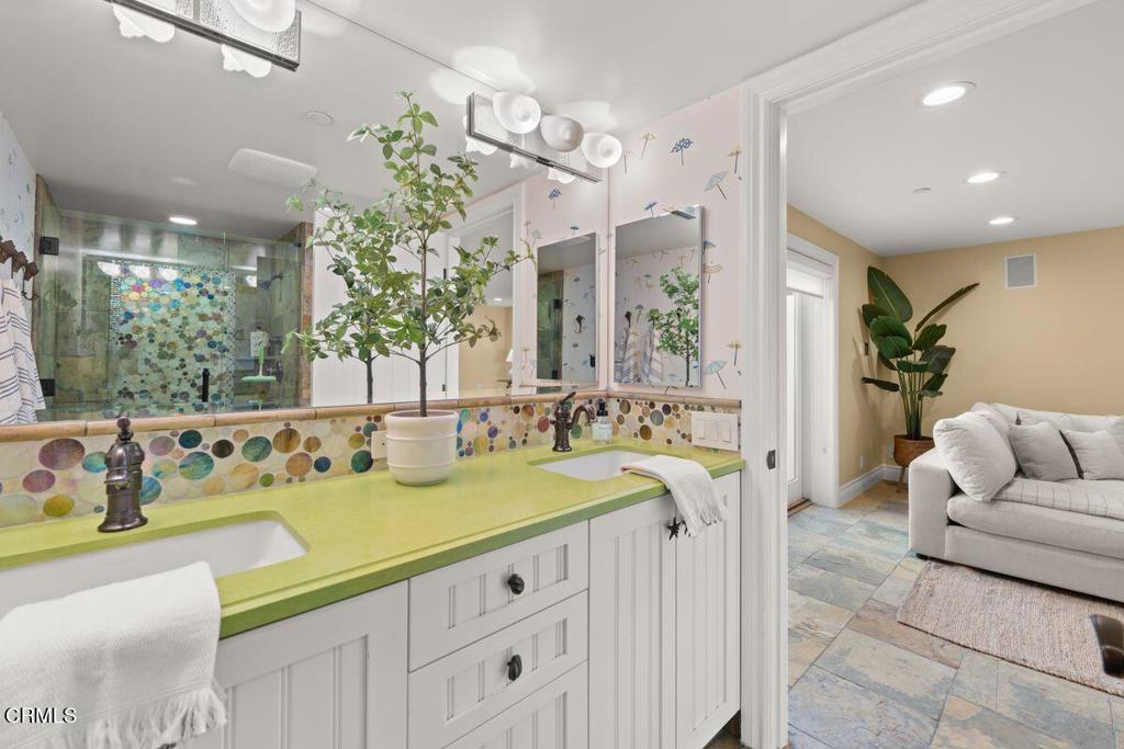 main property photo 59