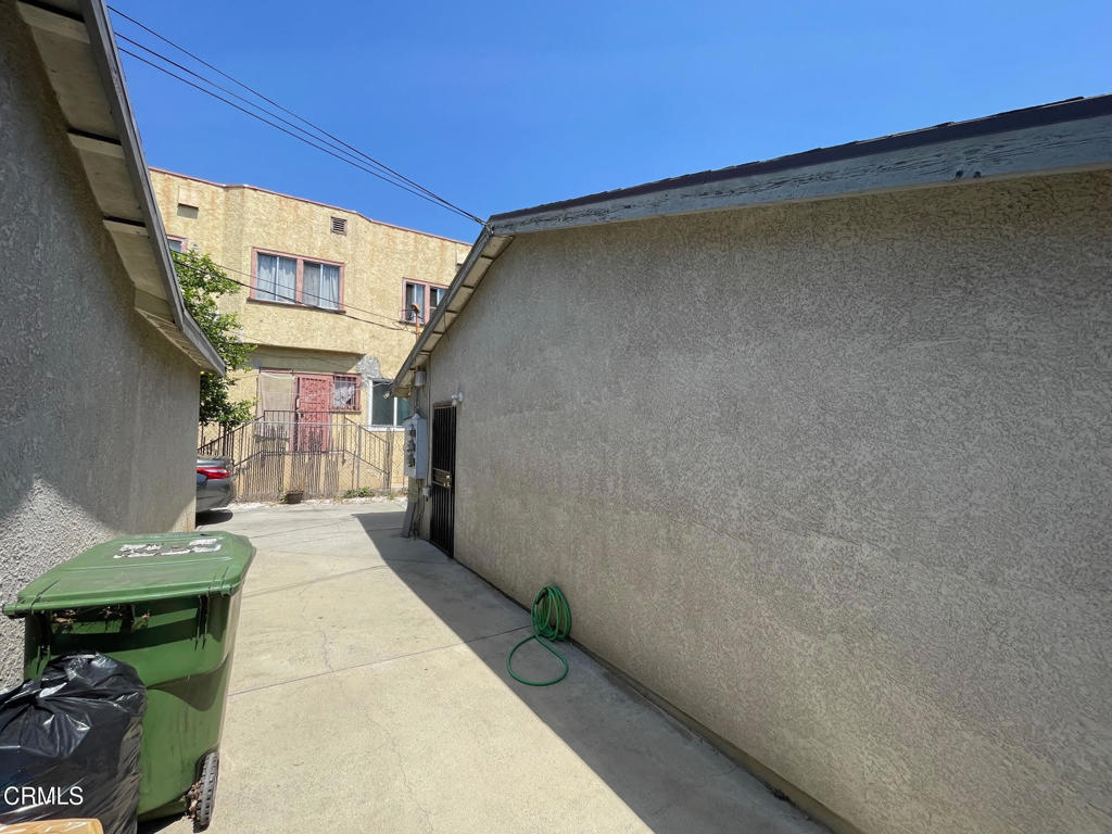 main property photo 13