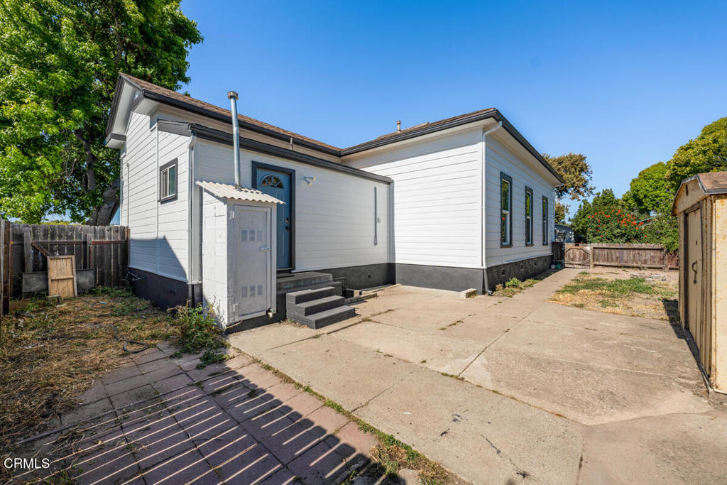 main property photo 28