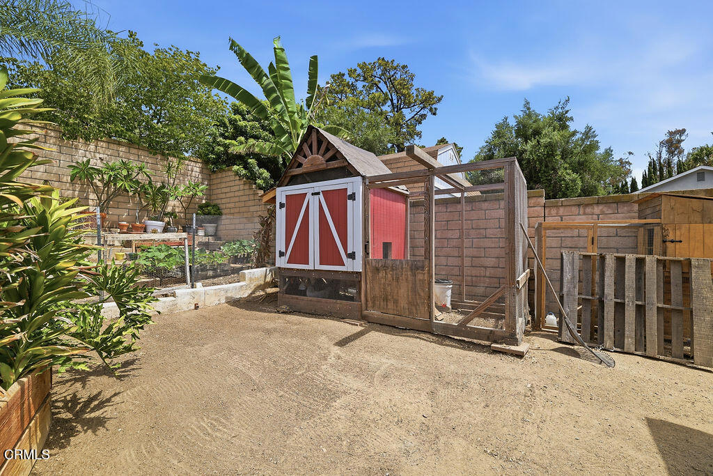 main property photo 40