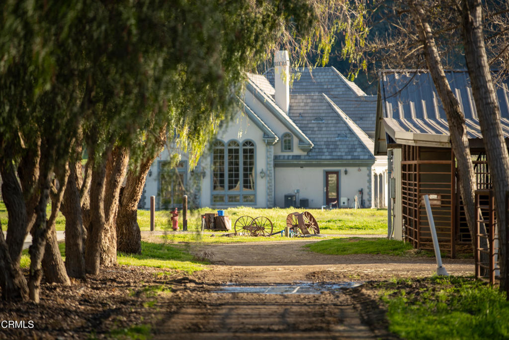 main property photo 40