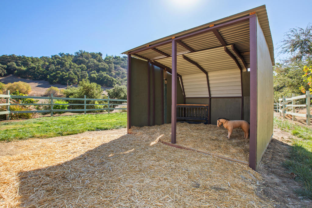 main property photo 28