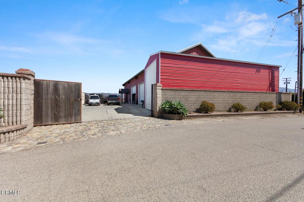 main property photo 28