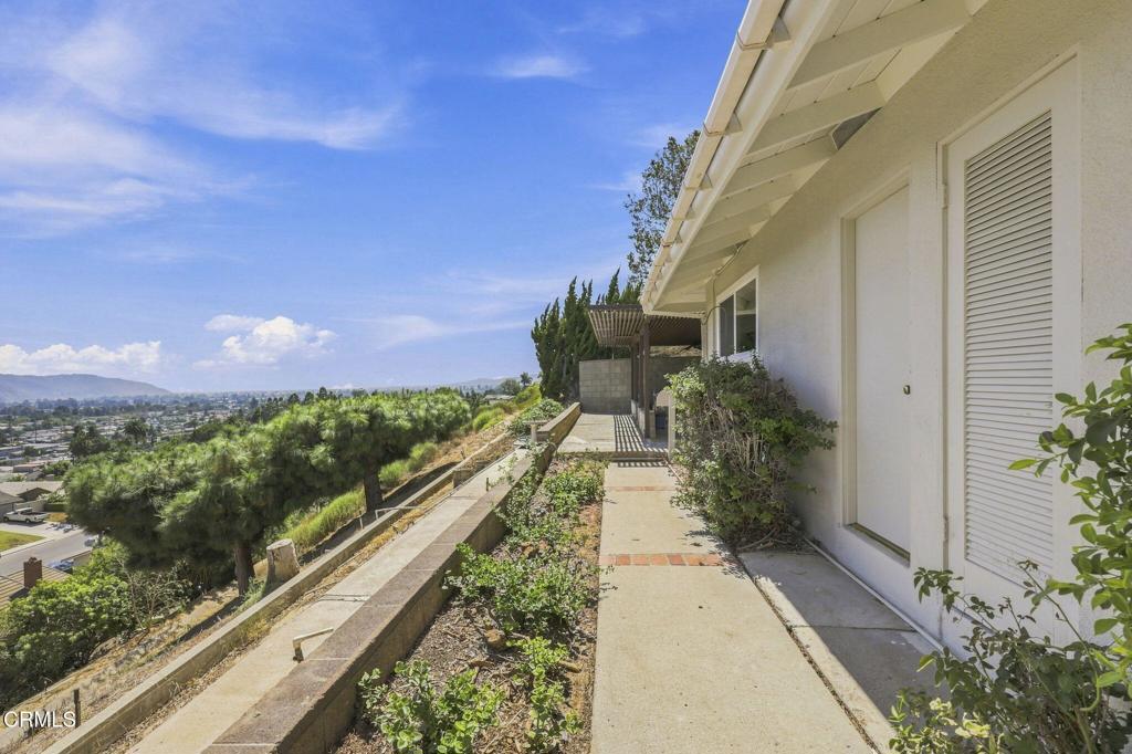 main property photo 50