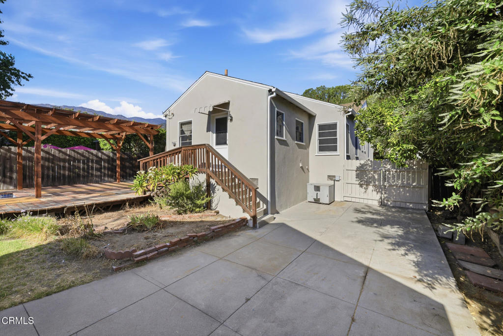 main property photo 28