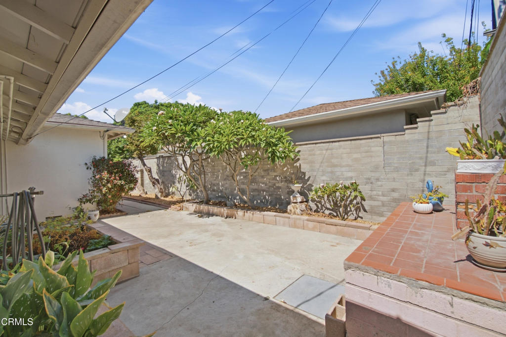 main property photo 34