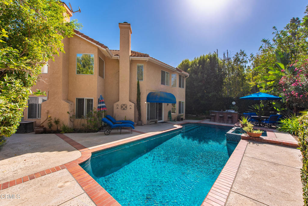 main property photo 40