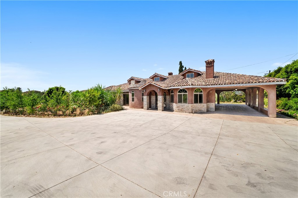 main property photo 4