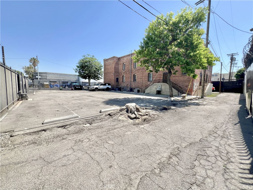 main property photo 13