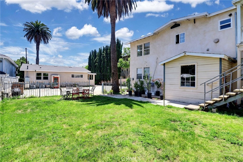 main property photo 11