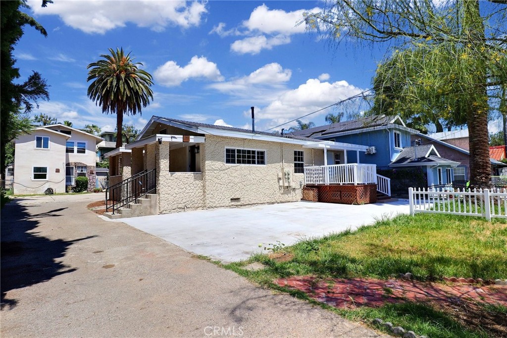 main property photo 8