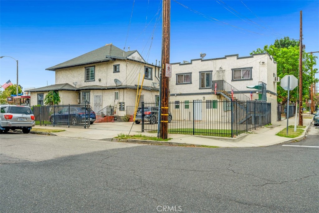 main property photo 19