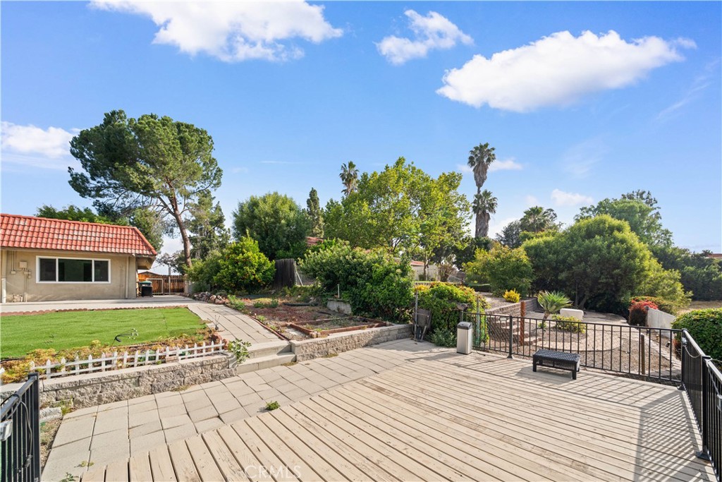 main property photo 35