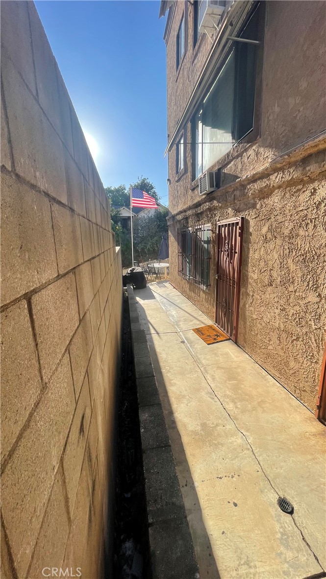 main property photo 11