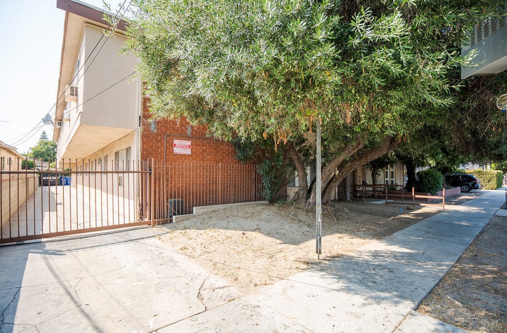 main property photo 14