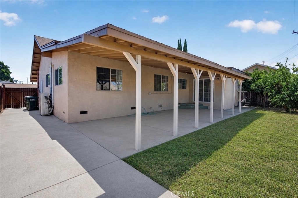 main property photo 10