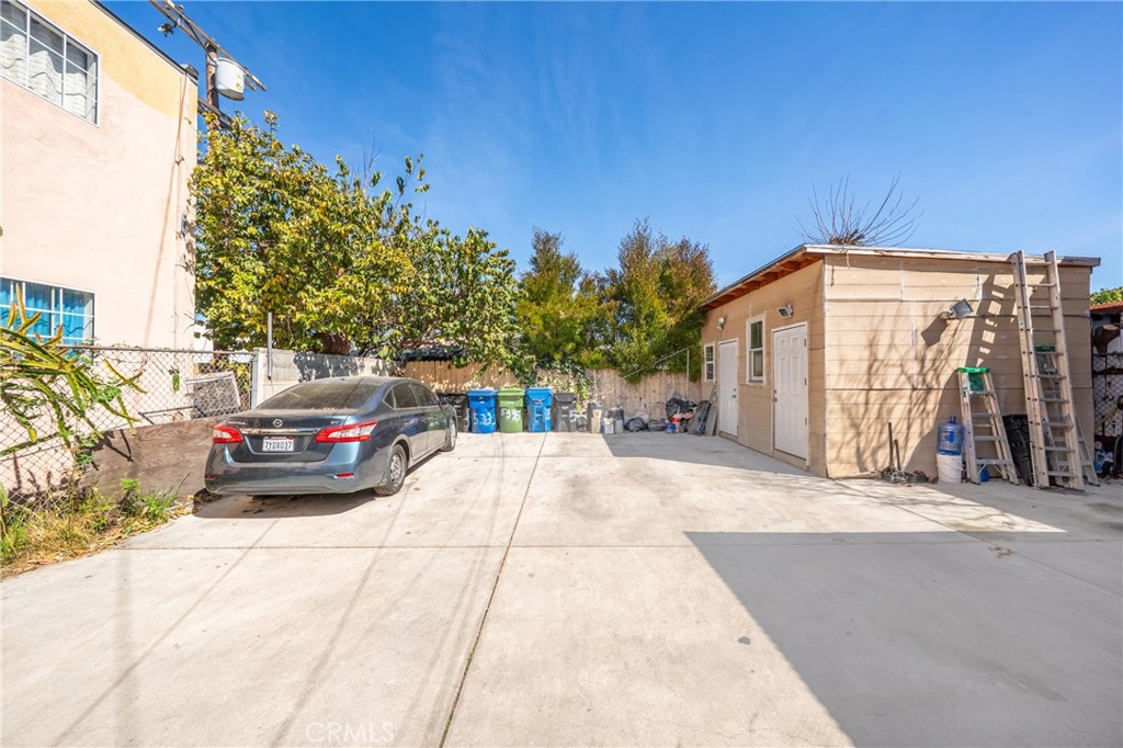 main property photo 11