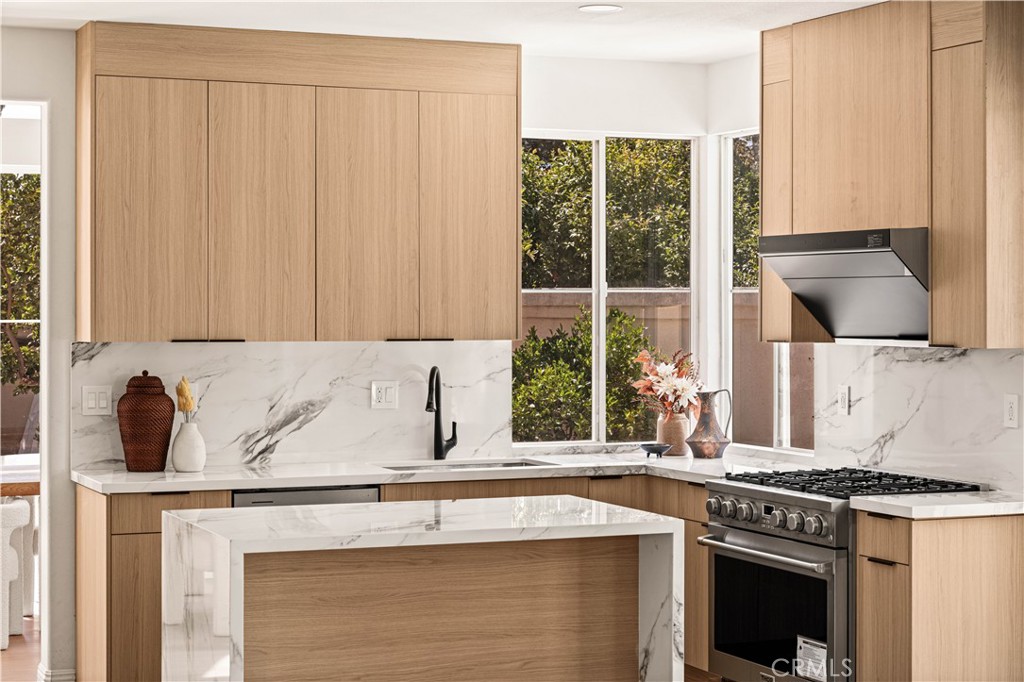 main property photo 74