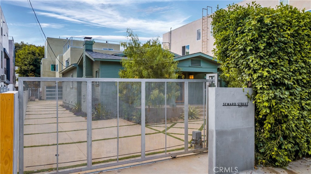 main property photo 40