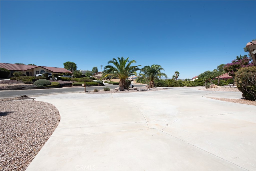 main property photo 4