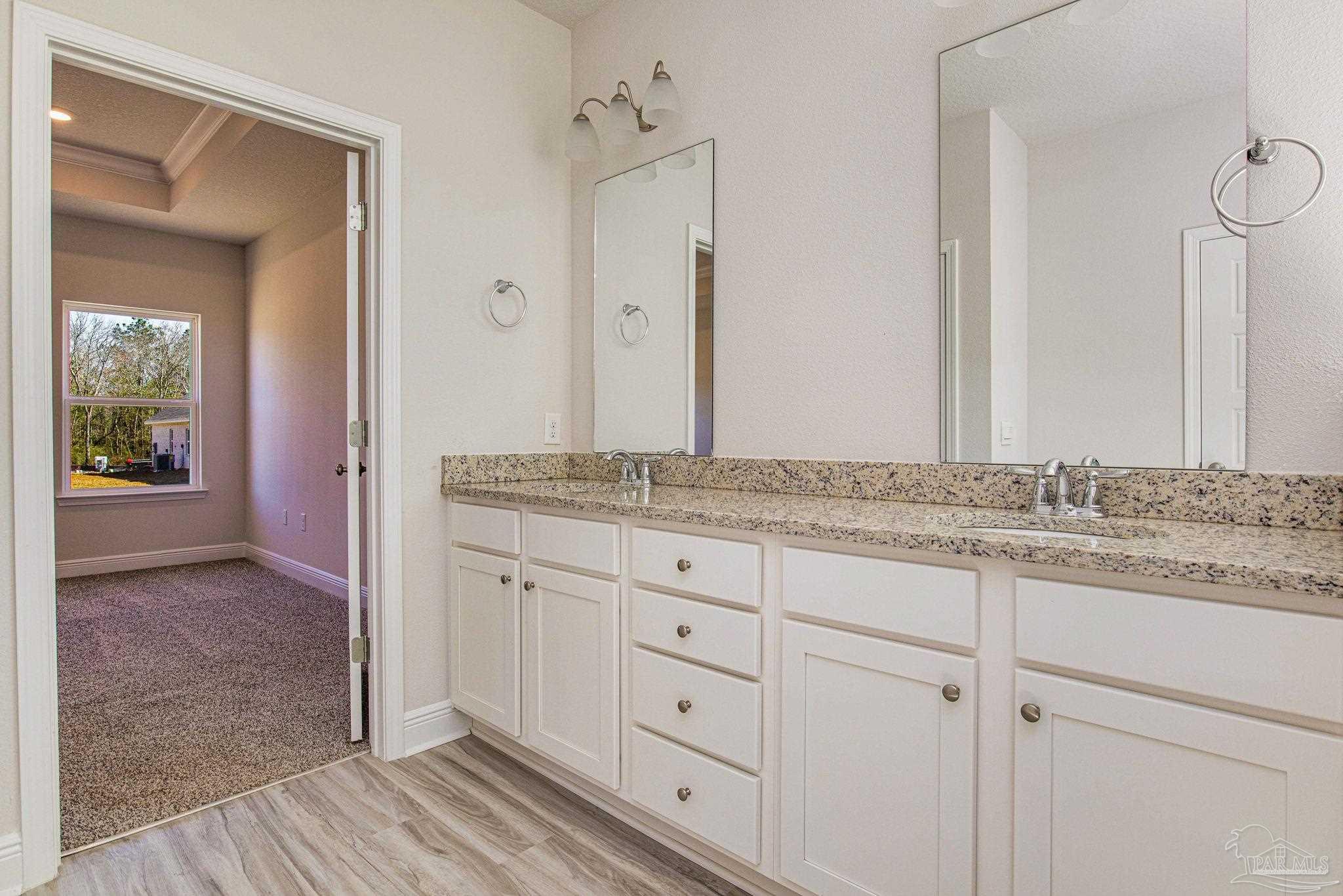 property viewer photo 18