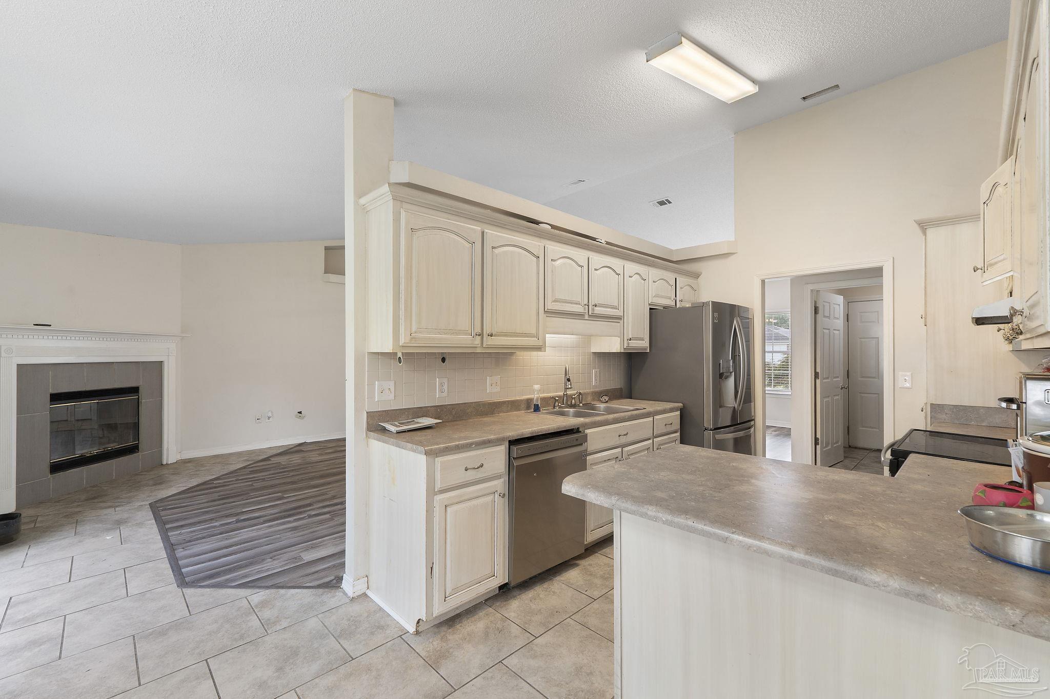 property viewer photo 13