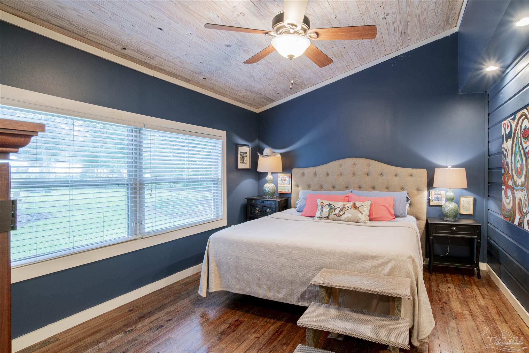 main property photo 50