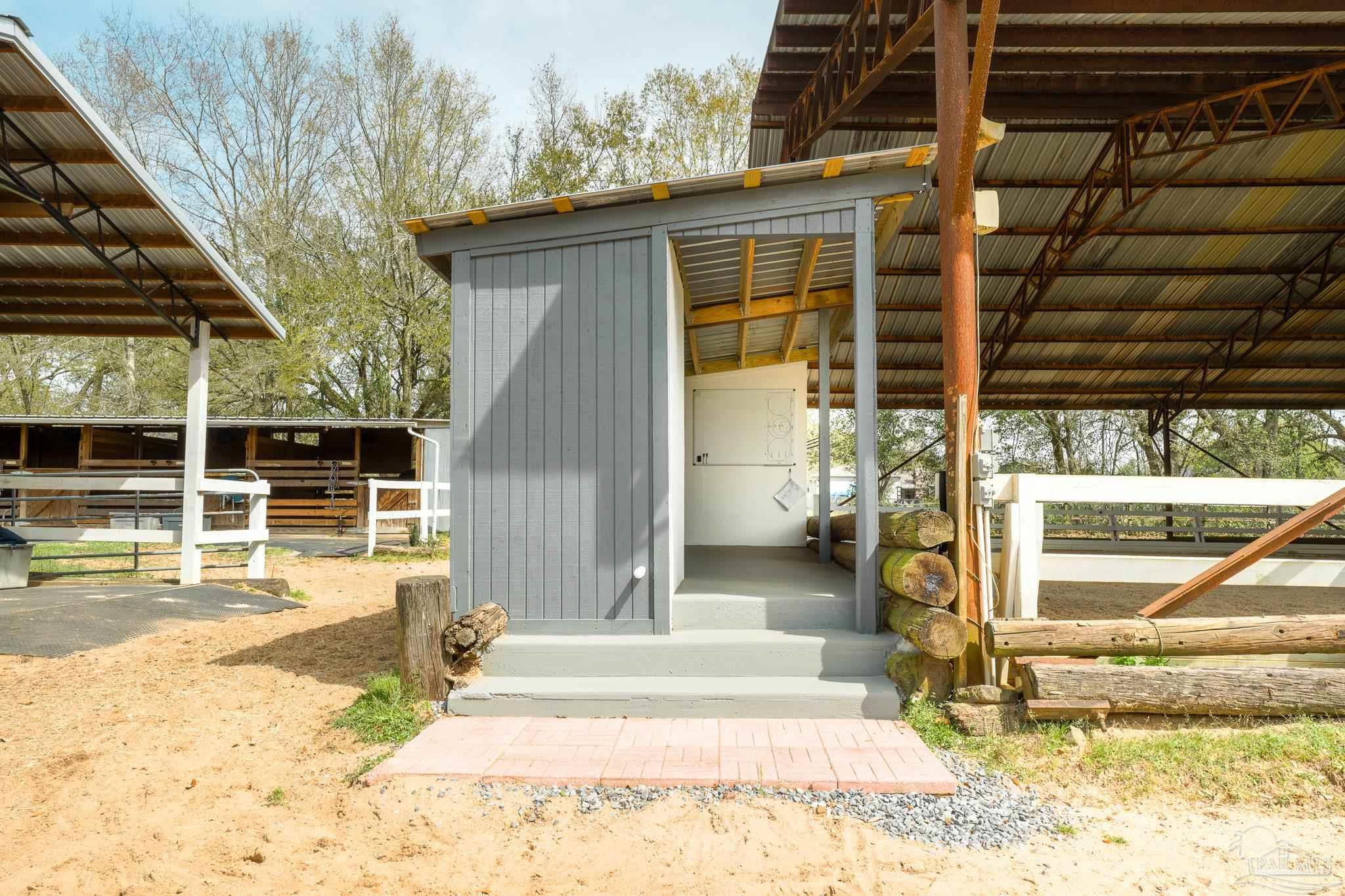 main property photo 7