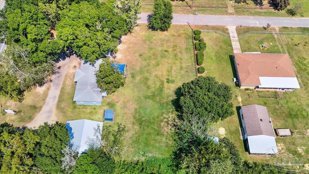 main property photo 37