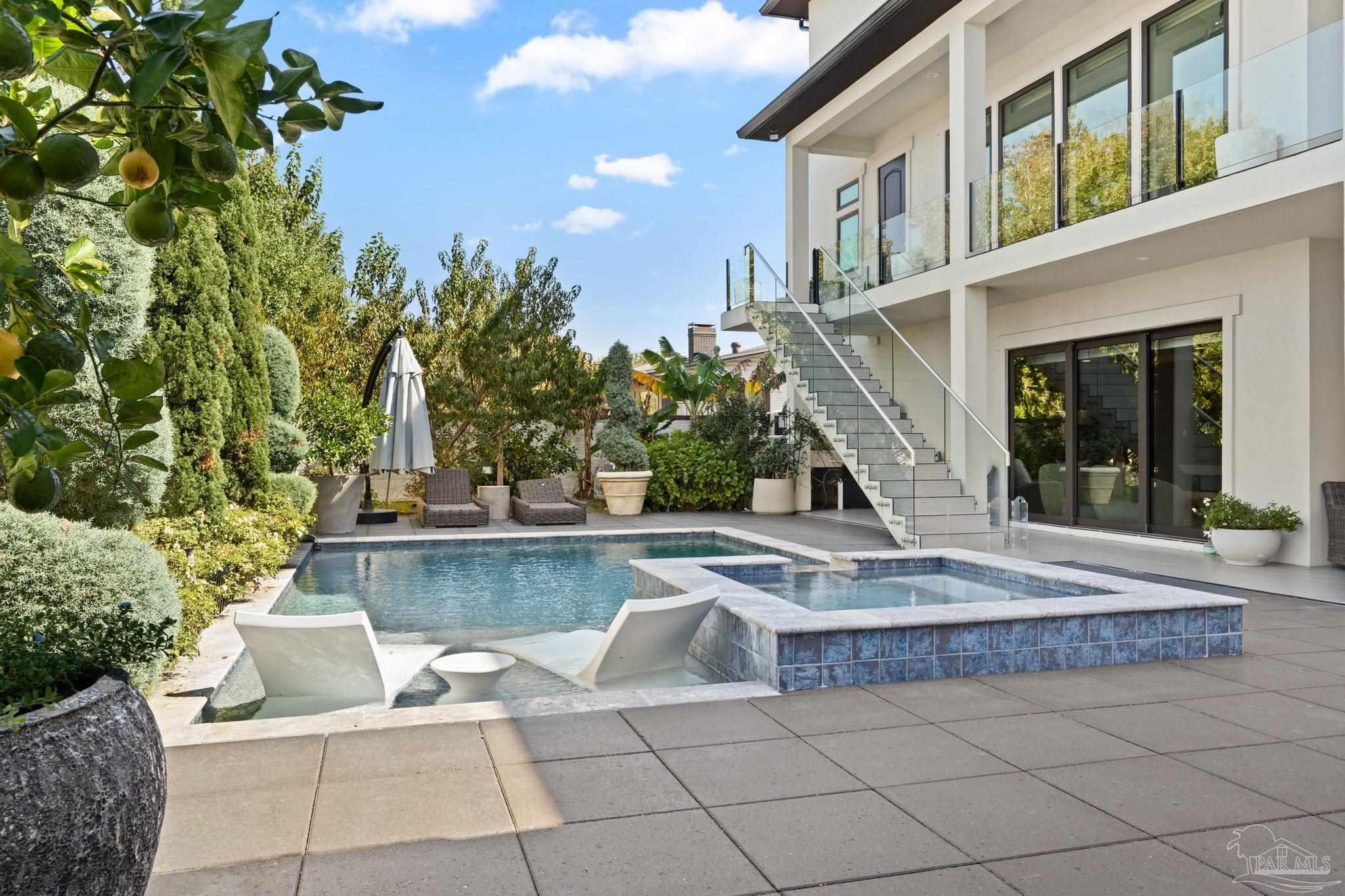main property photo 22