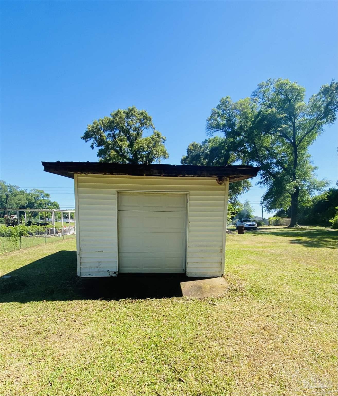 main property photo 28
