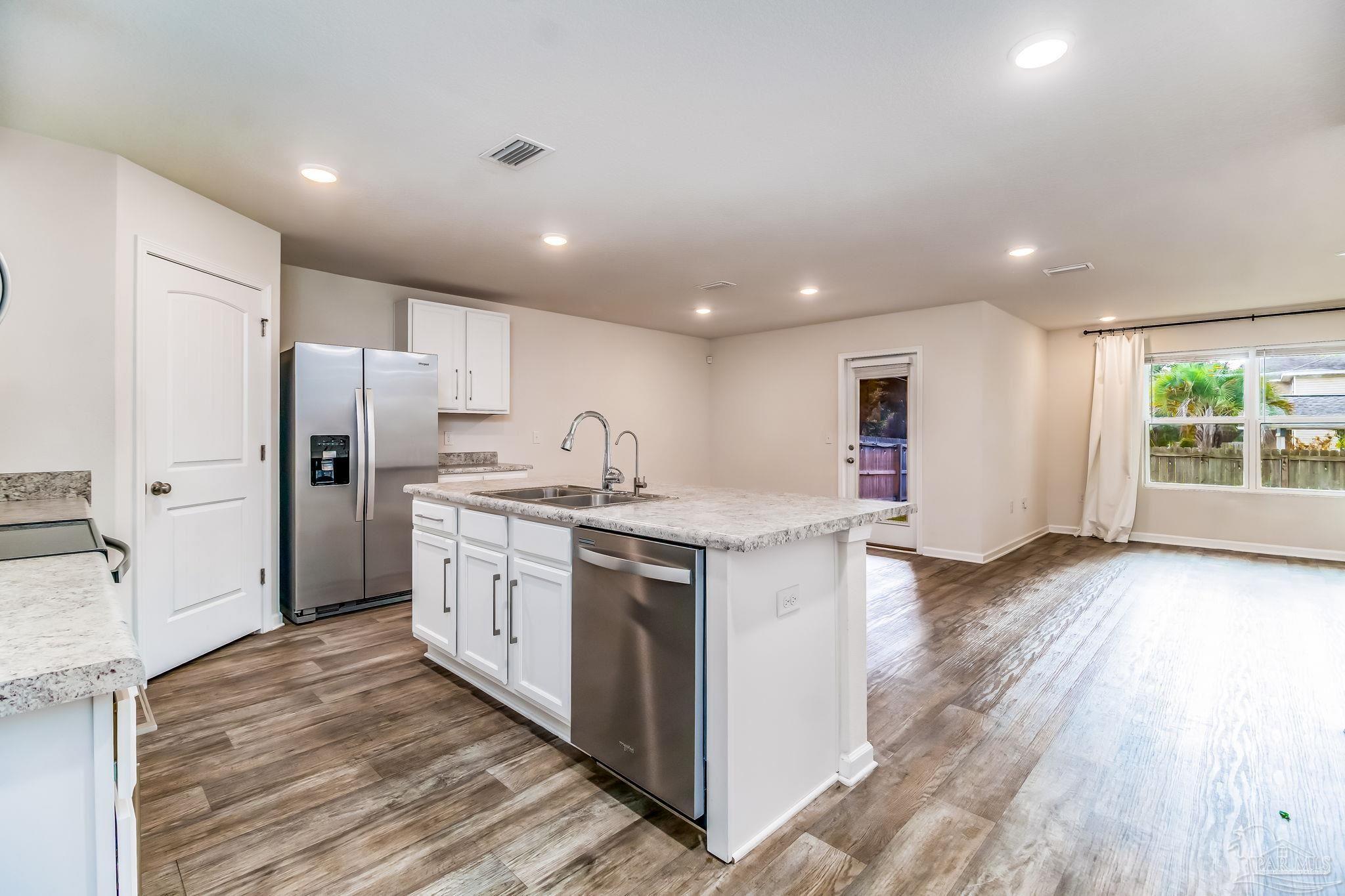 property viewer photo 18