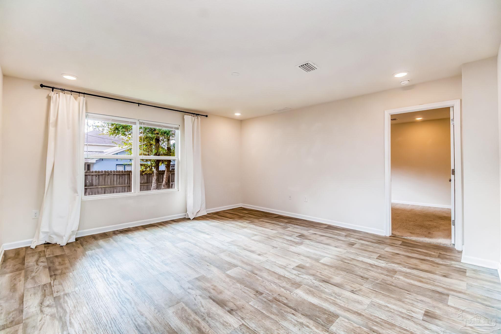 property viewer photo 24