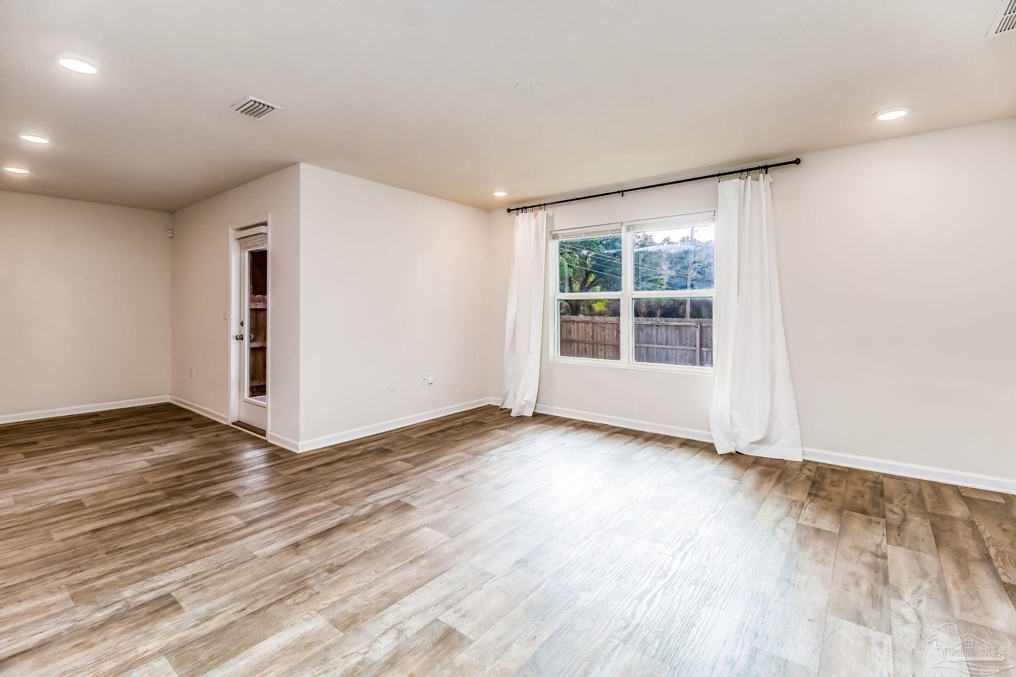 property viewer photo 25