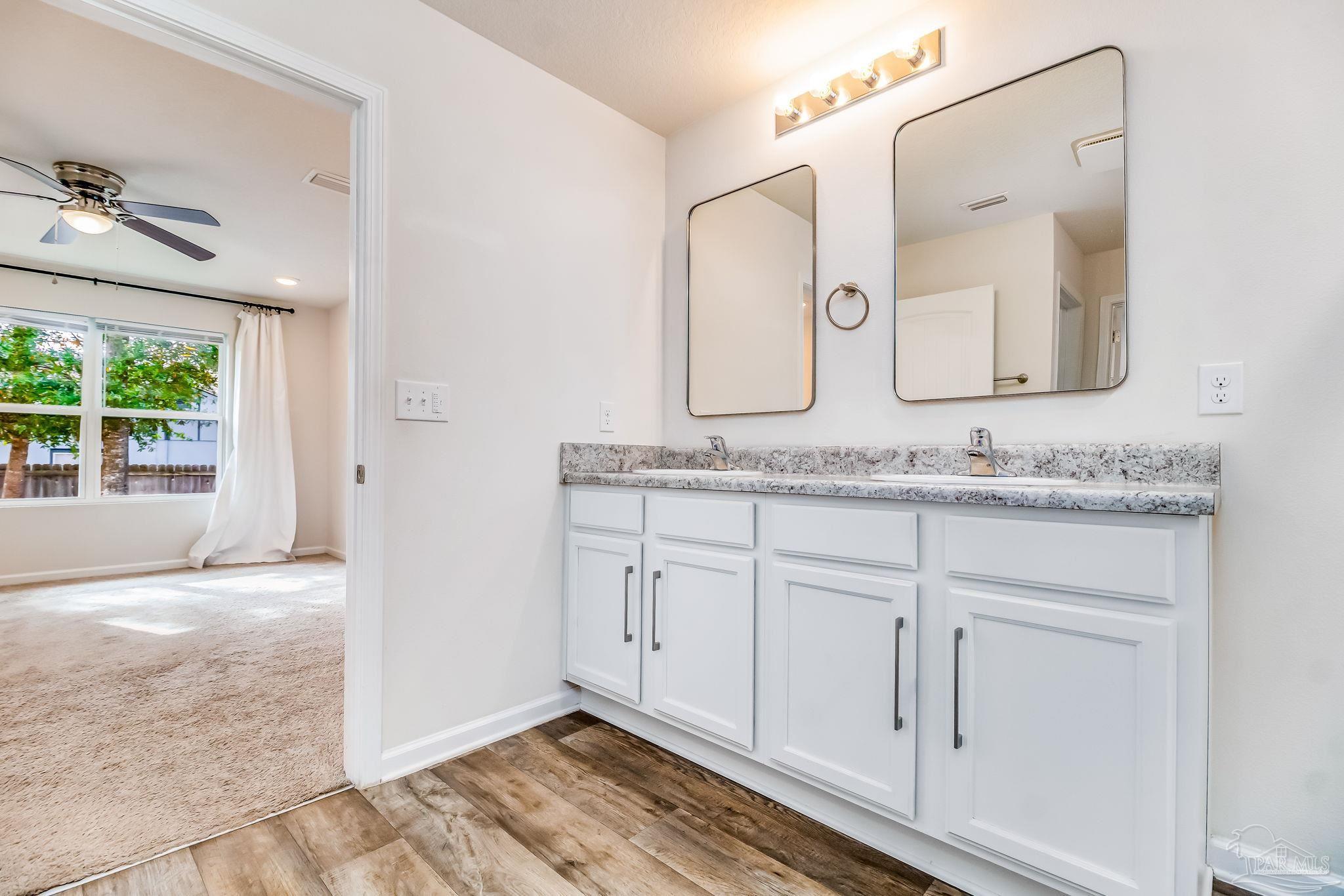 property viewer photo 35