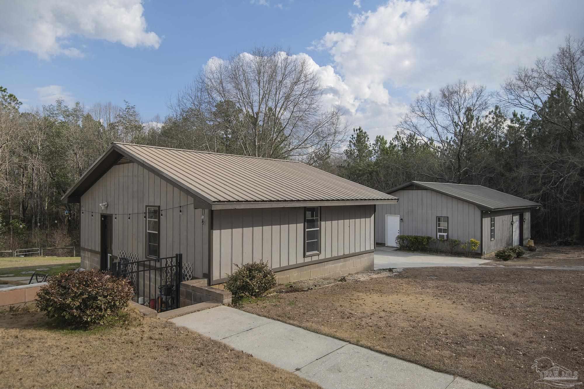 main property photo 40