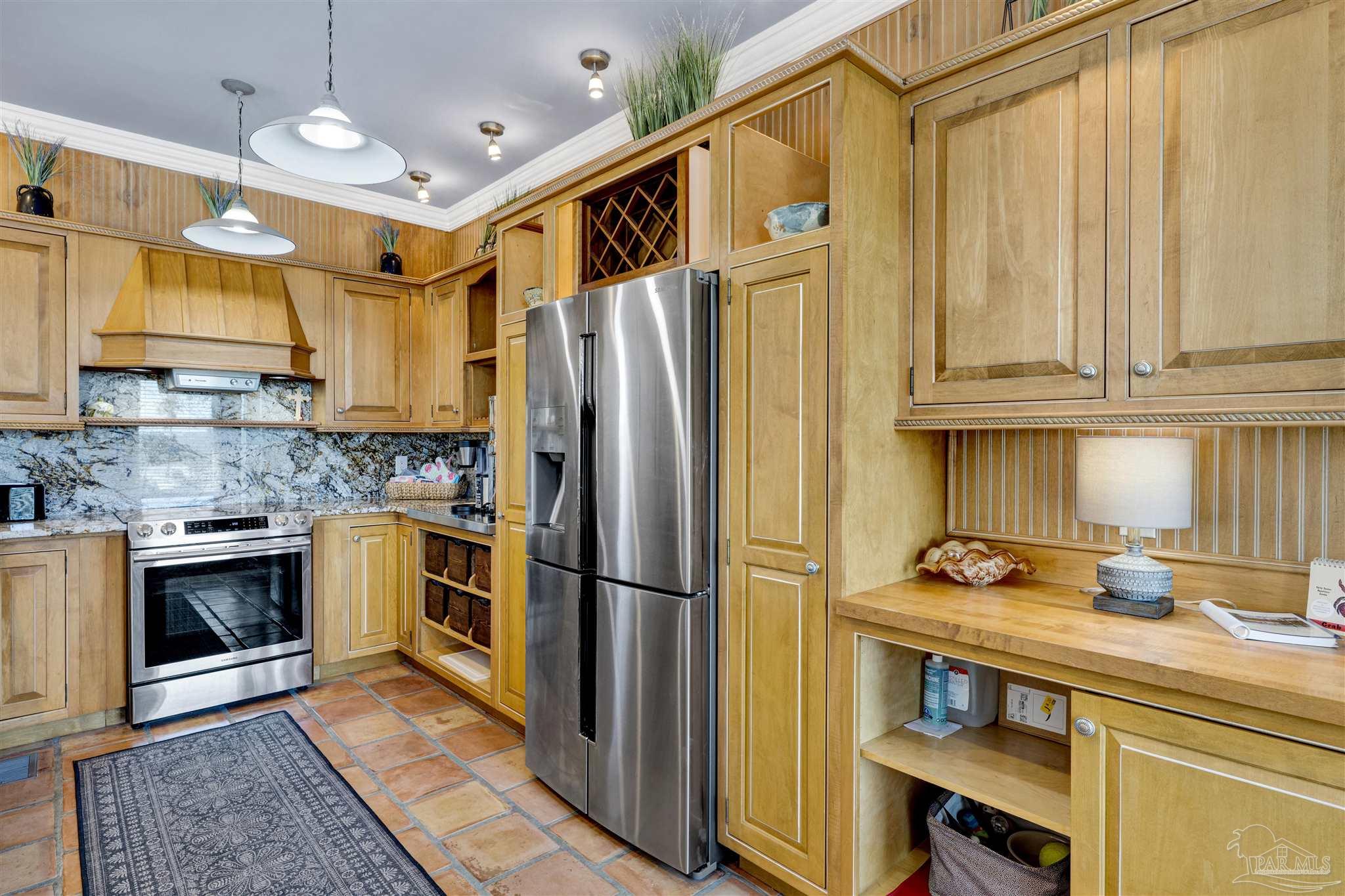 main property photo 14
