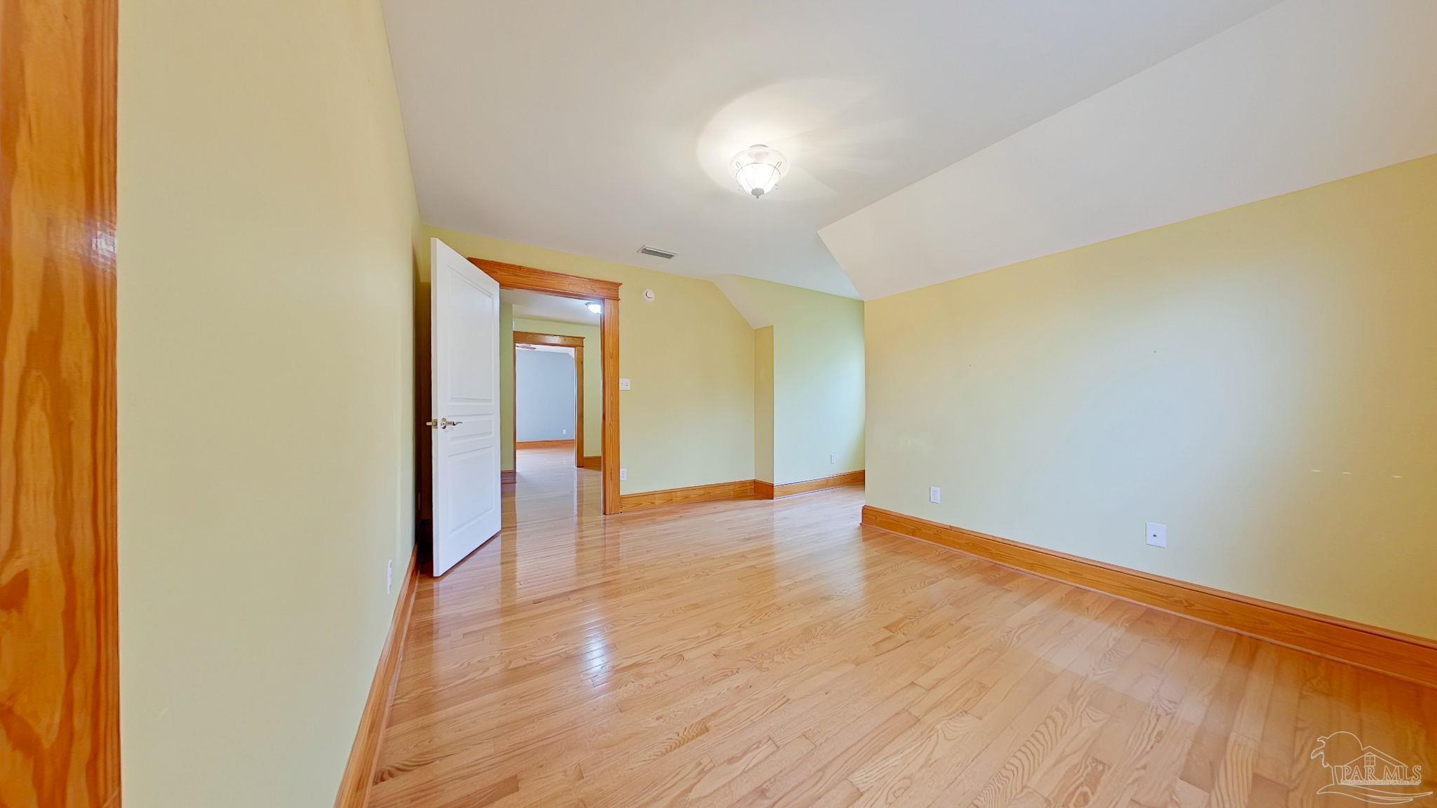 property viewer photo 40