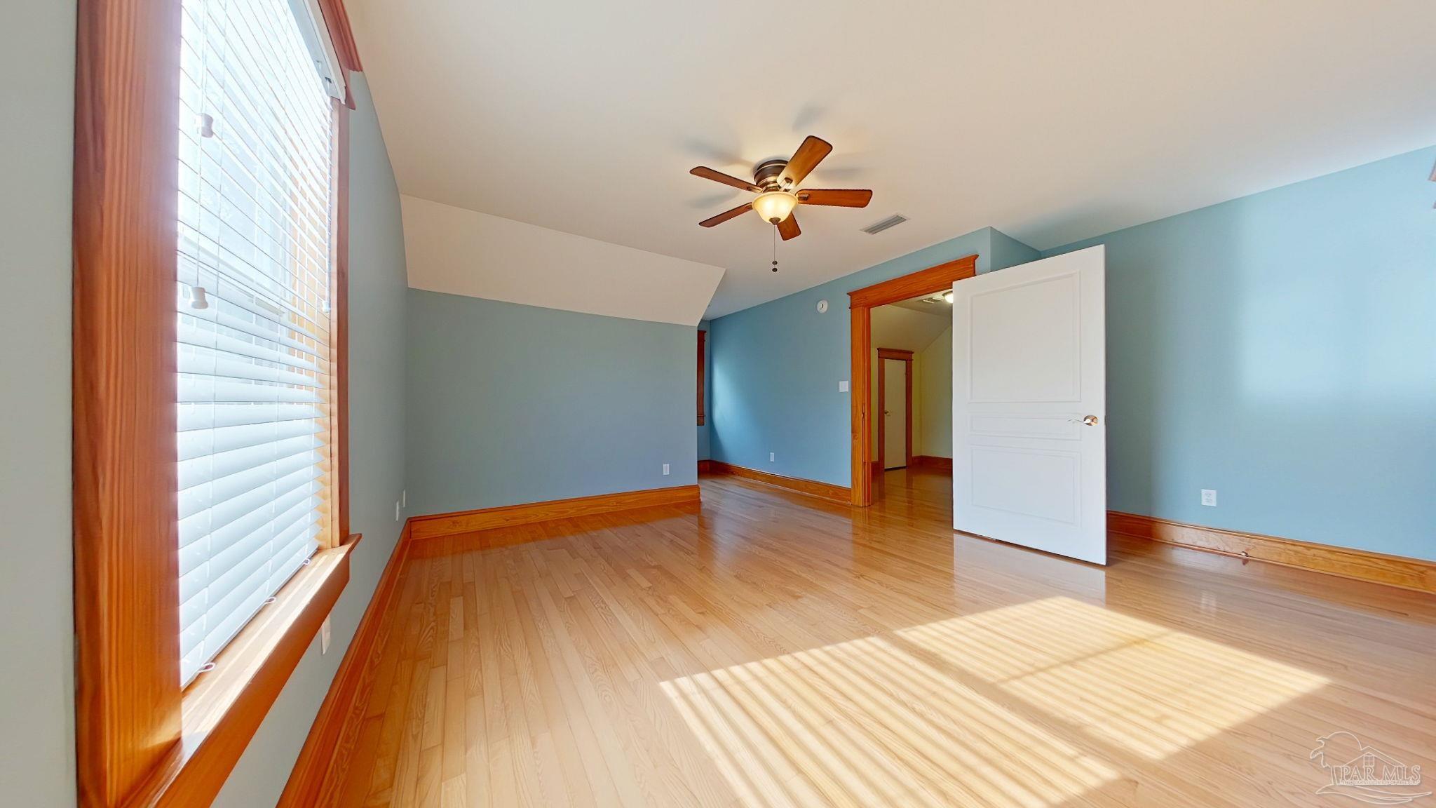property viewer photo 44